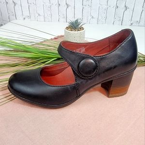 Dansko Page Mary Jane Waterproof Size 38